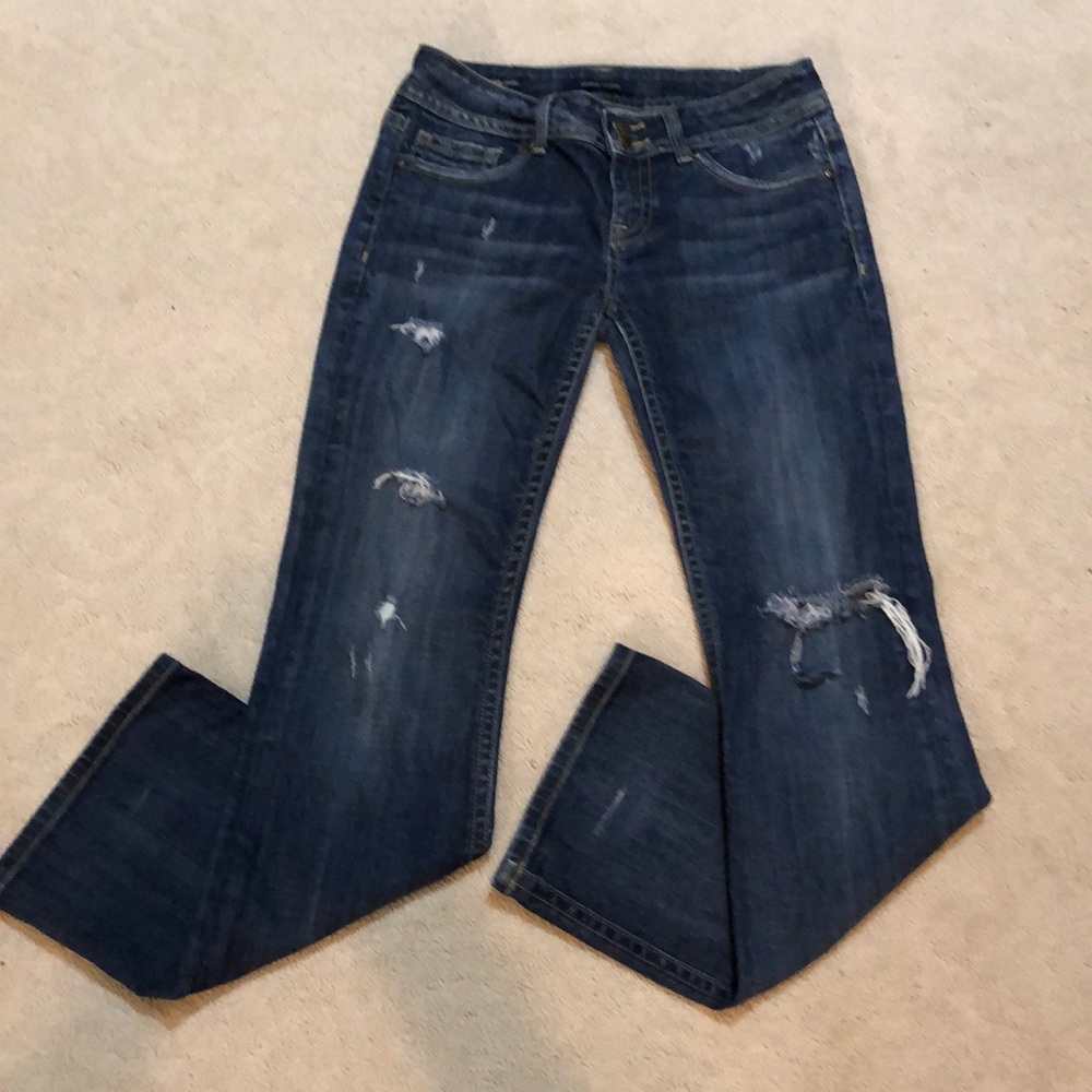Vigoss Sz 29 bootcut jeans w/factory distressing seen on front, dark wash